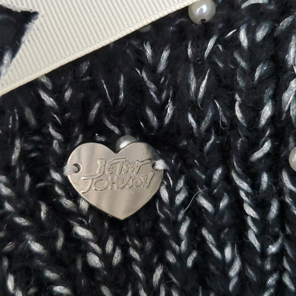Betsey Johnson Bundle hat and scarf New - Picture 3 of 5